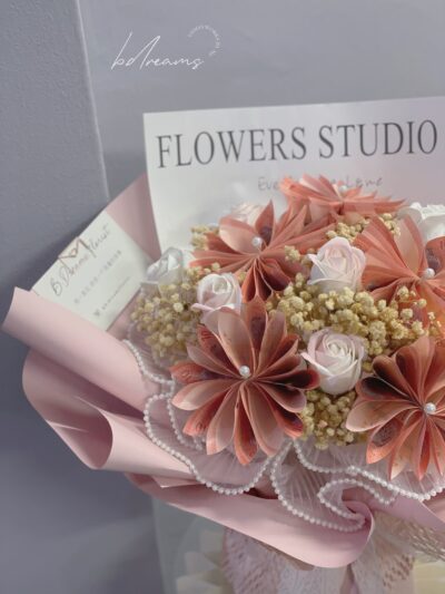 Money Blossom Posy - Image 2