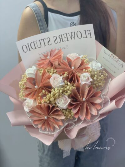 Money Blossom Posy - Image 3
